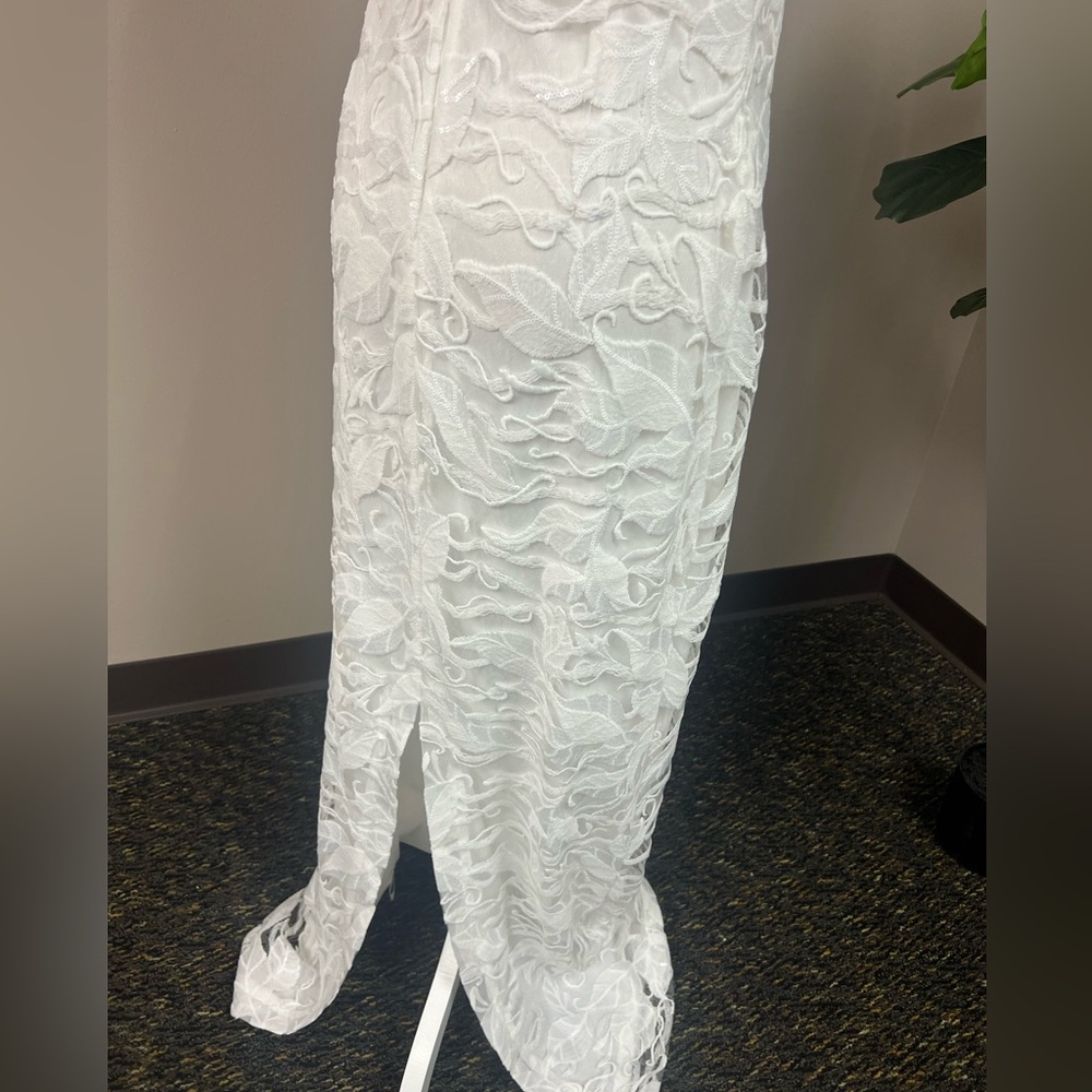 NWT Belle by Bartley Mischka halter neck white formal dress. Size 10 - Picture 6 of 7